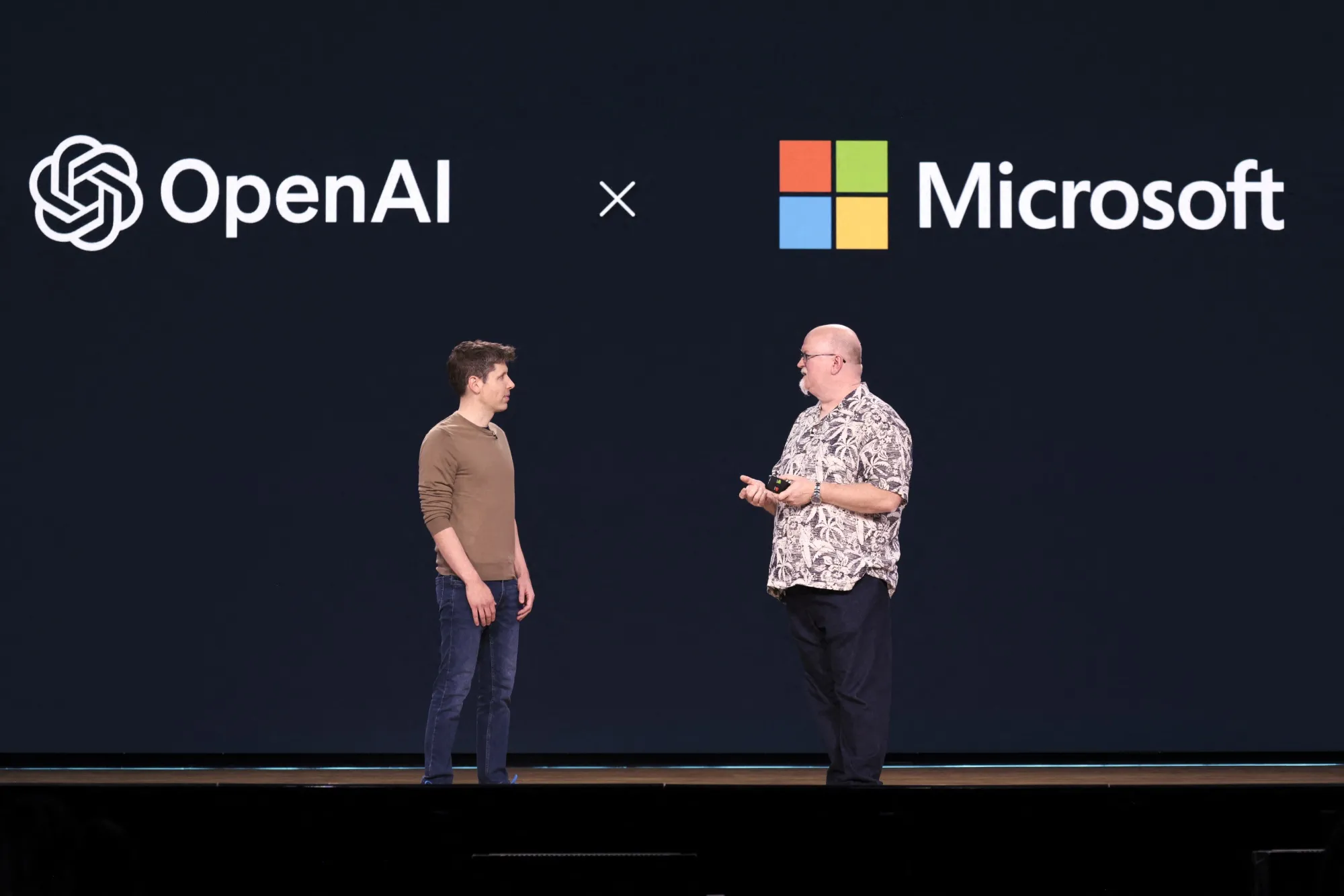Microsoft Loses OpenAI Exclusivity in Landmark Deal Revision