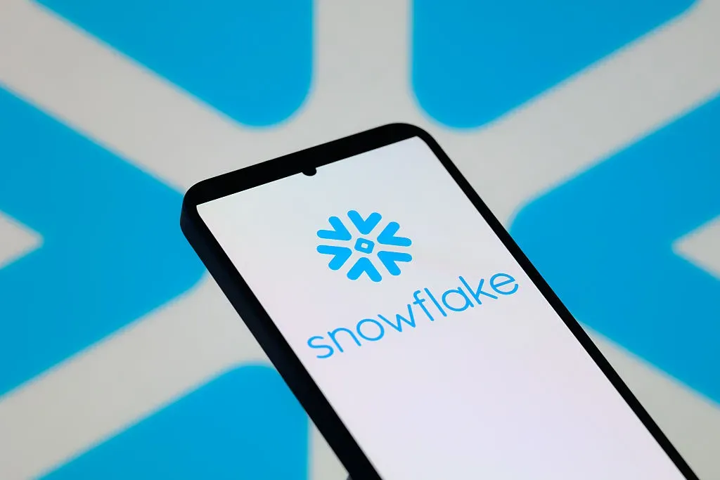 Snowflake Commits $6B to AWS, Betting on Graviton Chips